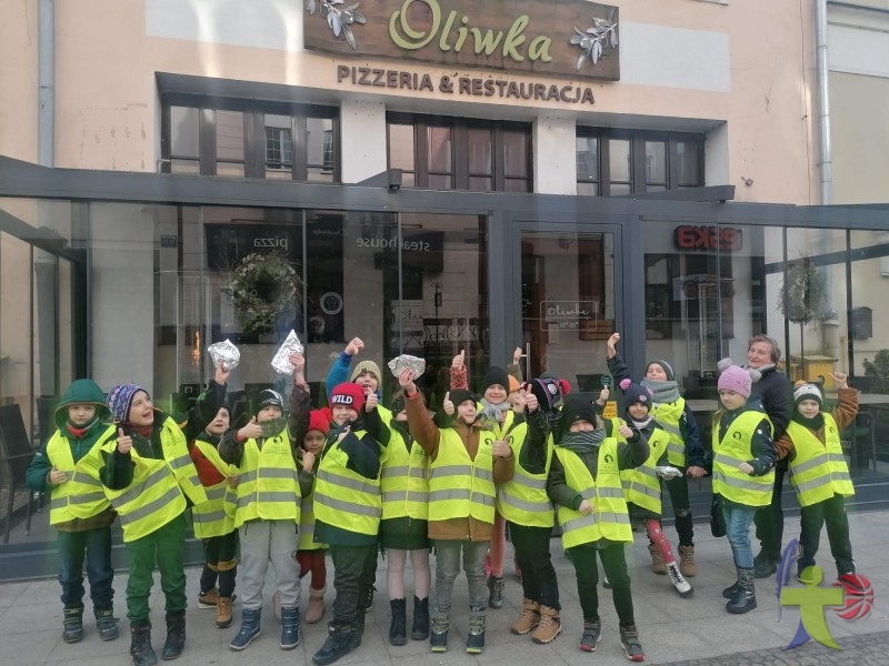 14.02  uczniowie klasy Id udali się do pizzerii "Oliwka", aby wspólnie uczcić dzień Świętego Walentego 